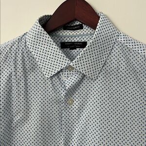 Banana Republic slim fit button down dress shirt- M